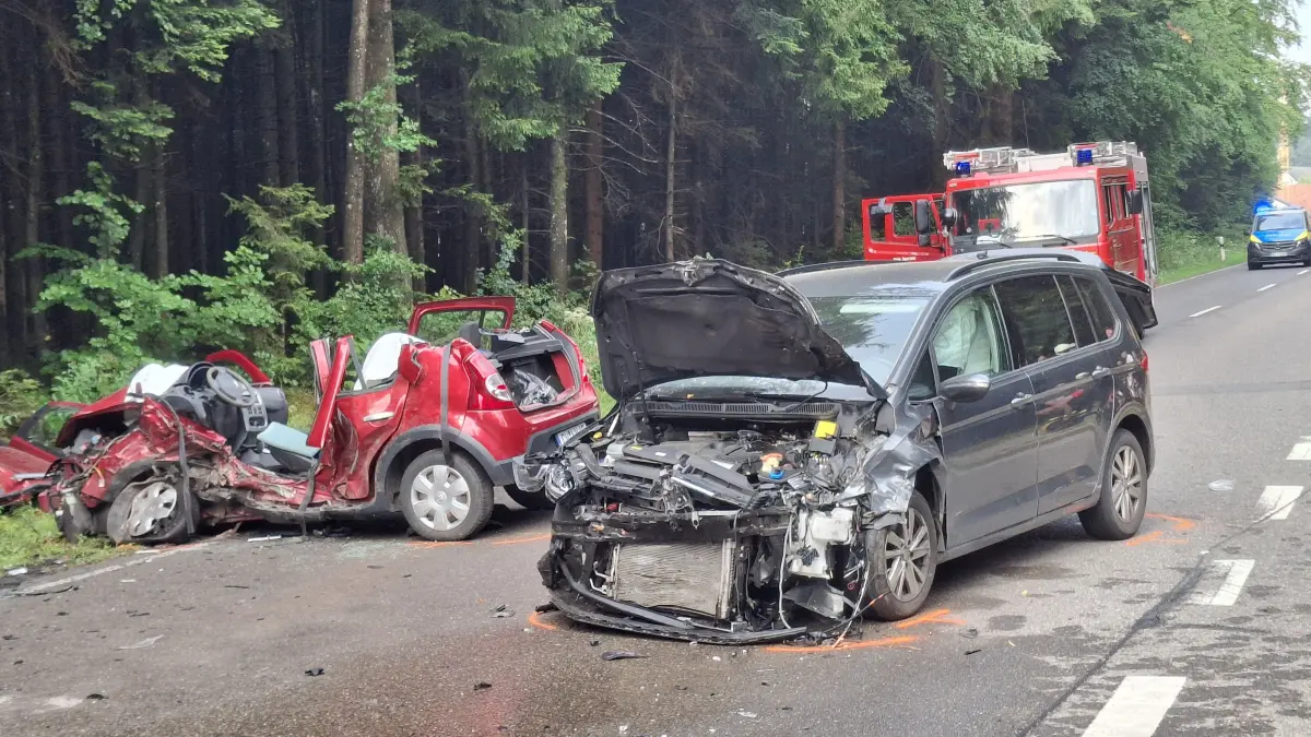 Bei einem schweren Unfall nahe Unterreichenbach ist ein 82-jähriger Autofahrer ums Leben gekommen.