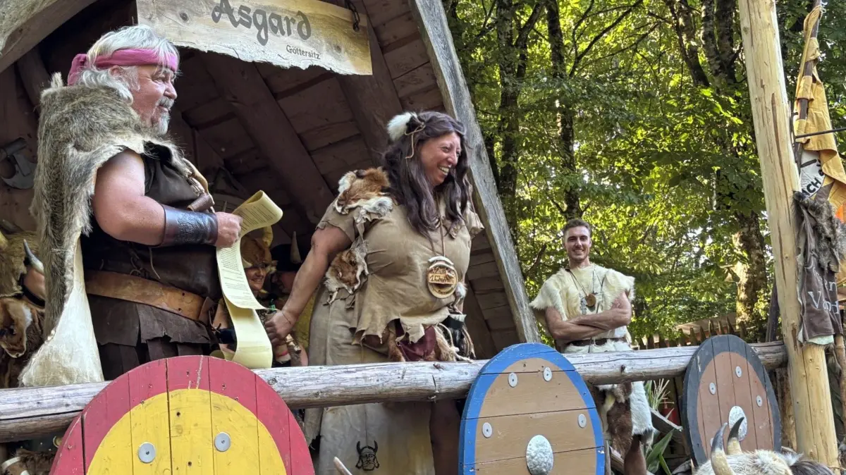 Der Mambacher Fürscht Klaus Ruf mit einer Fürschtin aus Bayern
