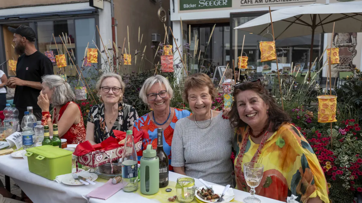 Bei bestem Sommerwetter feierte Nagold in den Abendstunden seine Markttafel.
