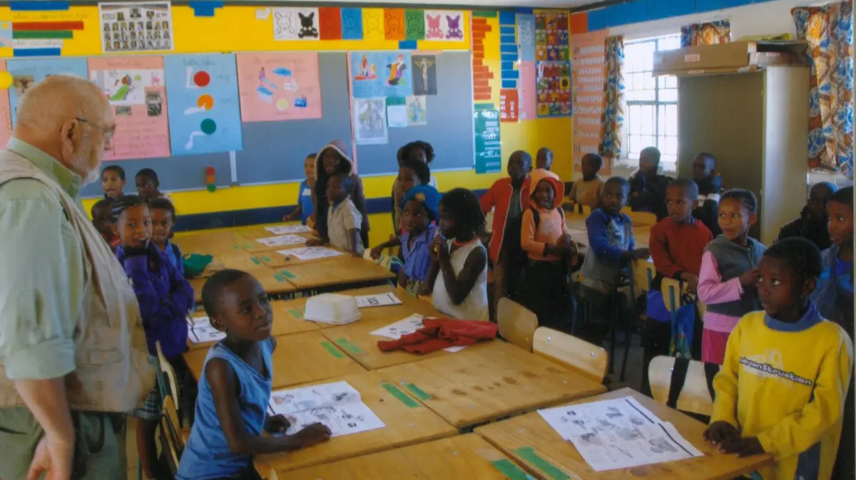 Der Deutsch-Namibische Hilfsfonds mit seinem langjährigen Vorsitzenden Georg Quandt unterstützte über Jahrzehnte hinweg insbesondere viele Kinder und Jugendliche in dem, Land im südlichen Afrika.