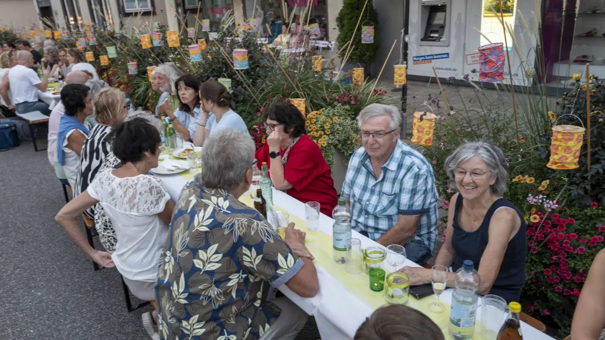 Bei bestem Sommerwetter feierte Nagold in den Abendstunden seine Markttafel.