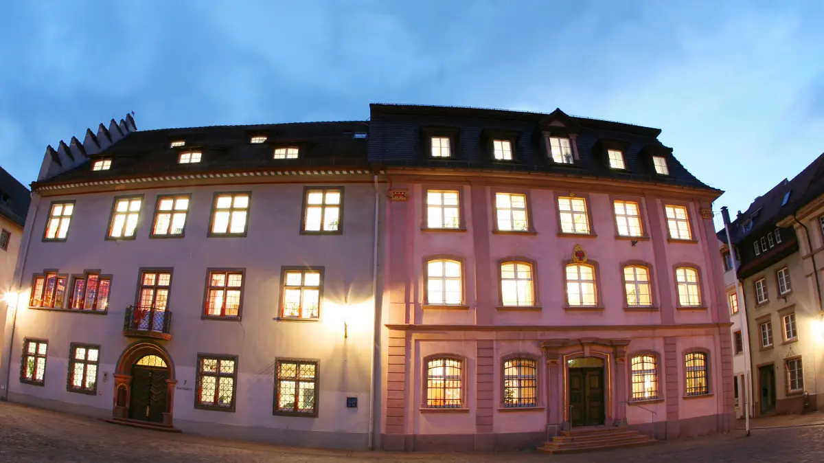 Das Villinger Rathaus – mitten in der Nacht flatterte hier die erste Bewerbung für die OB-Wahl am 4. Oktober in den Kasten.