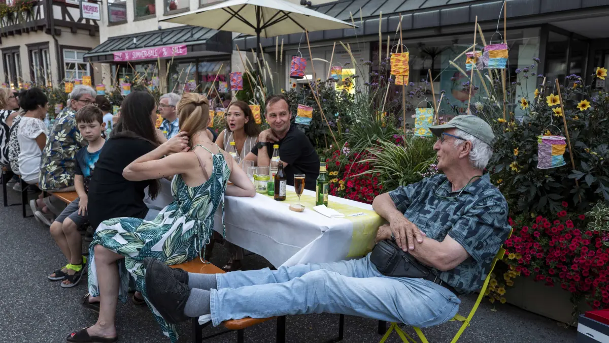 Bei bestem Sommerwetter feierte Nagold in den Abendstunden seine Markttafel.