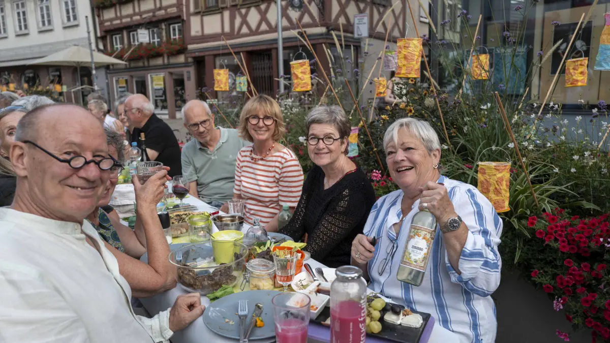 Bei bestem Sommerwetter feierte Nagold in den Abendstunden seine Markttafel.