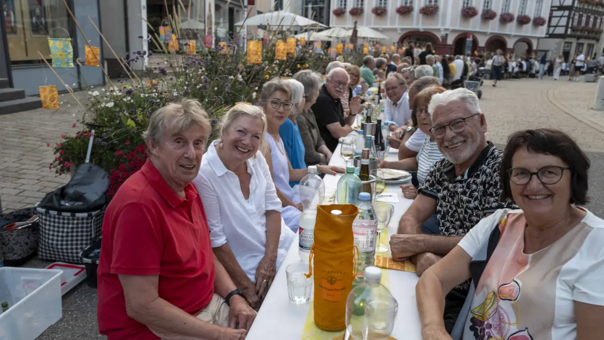 Bei bestem Sommerwetter feierte Nagold in den Abendstunden seine Markttafel.