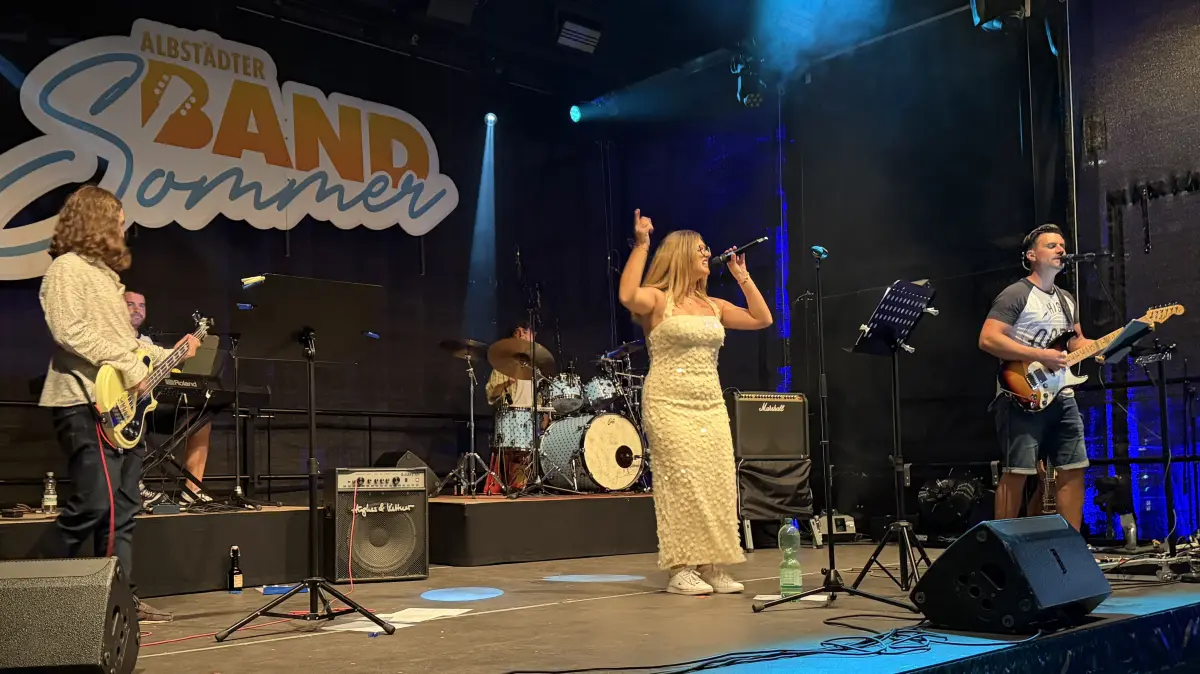 Die Albstädter Band "Delight" heizte beim Albstädter Band-Sommer 2026 so richtig ein.
