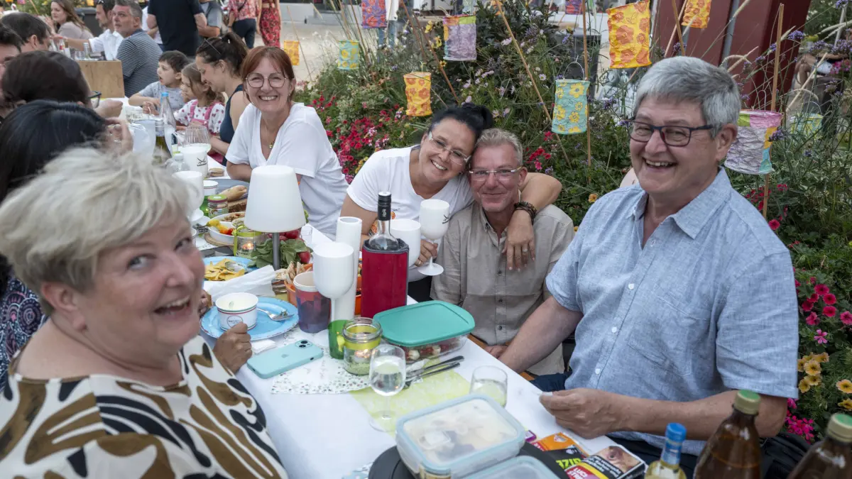 Bei bestem Sommerwetter feierte Nagold in den Abendstunden seine Markttafel.