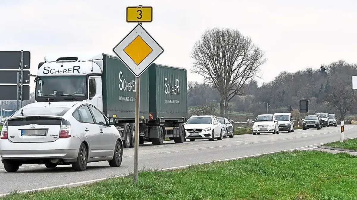 Die neue Kreisstraße soll den Verkehr auf der B3 entlasten.