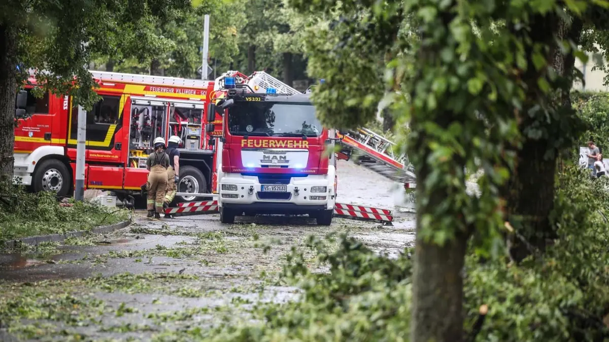 Hagel und heftige Sturmböen hinterlassen ein Chaos im Norden Schwenningens.