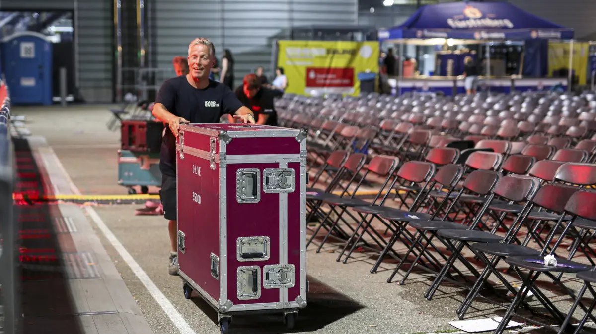 Kurz nach dem Konzert von Schlagersänger Howard Carpendale am Sonntagabend beginnen die Abbauarbeiten des Sommersound VS.