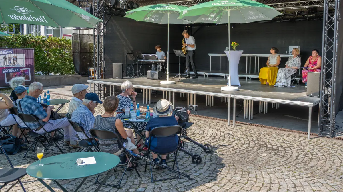 Der Arbeitskreis Kultur im Bürgerforum präsentierte bei der Sonntagsmatinee im Rahmen von "Nagold liest" Postgeschichten.