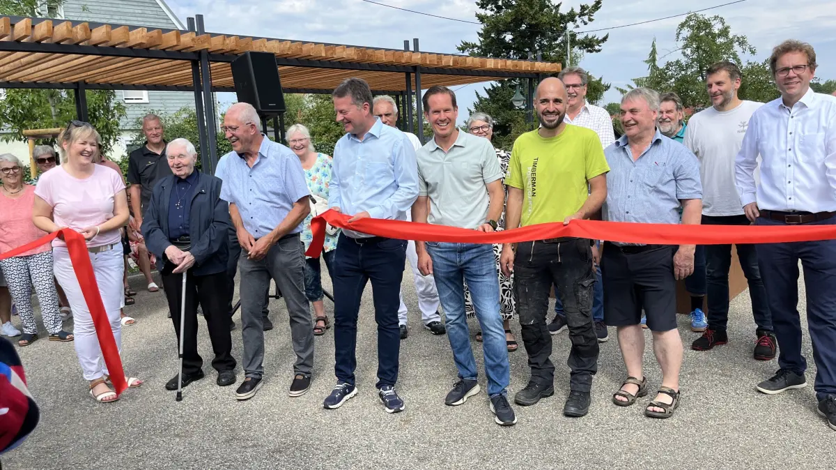 Dorfplatz Sickingen Einweihung
