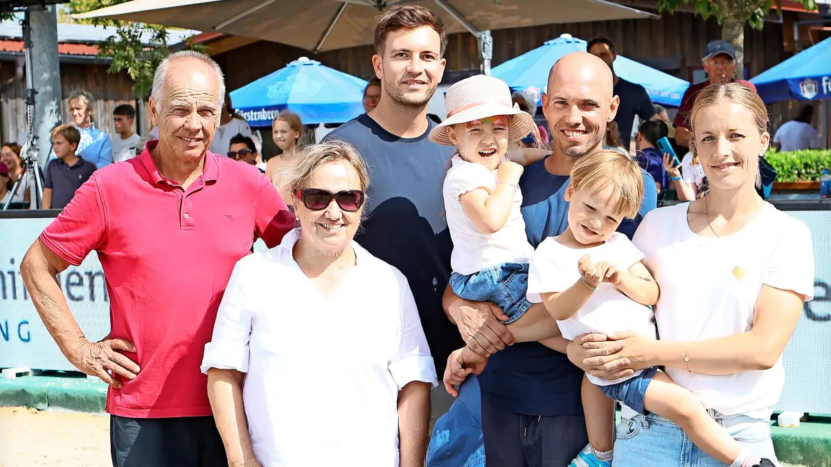 Sie stecken beim Fest der Pferde hinter der Turnierorganisation: Christian und Uschi Frese, Vincent Banthien, sowie Tim und Marina Frese mit ihrem Nachwuchs.