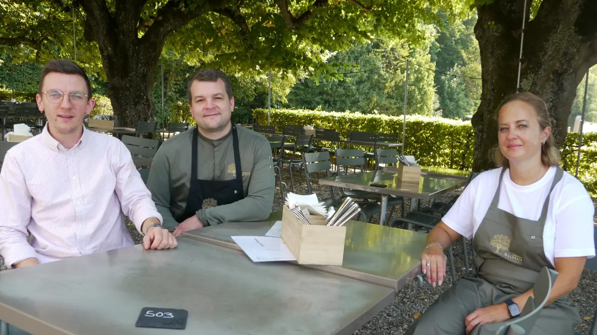 Führen das Gasthaus (v.l.): Geschäftsführer Maximilian Sauer, Felix Düster und Restaurantleiterin Jennifer Nönninger