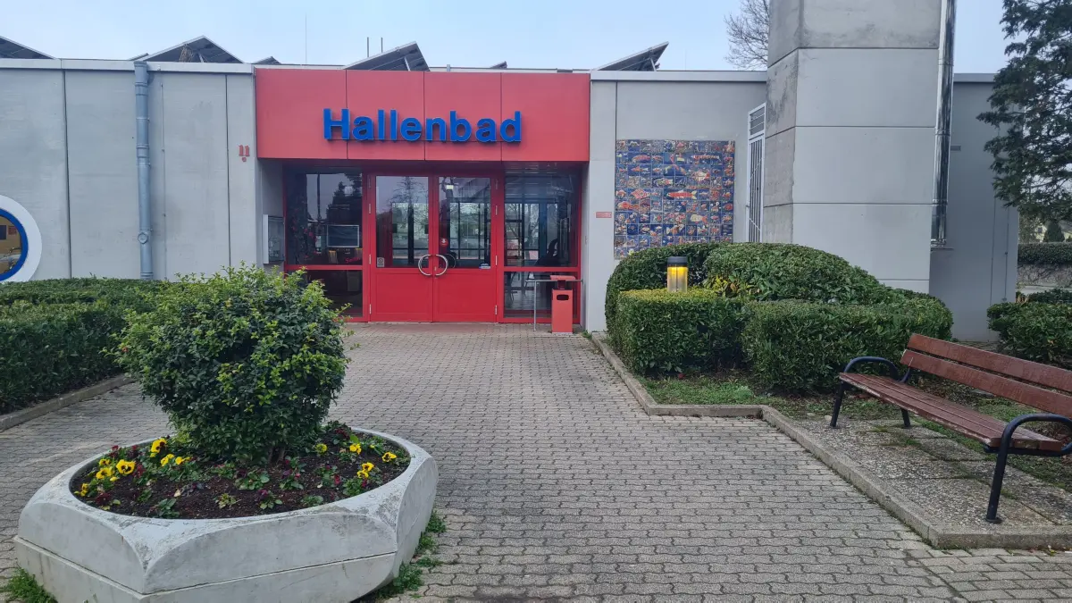 Angesichts der schwierigen Haushaltssituation steht die Zukunft des Neuenburger Hallenbads auf der Kippe.