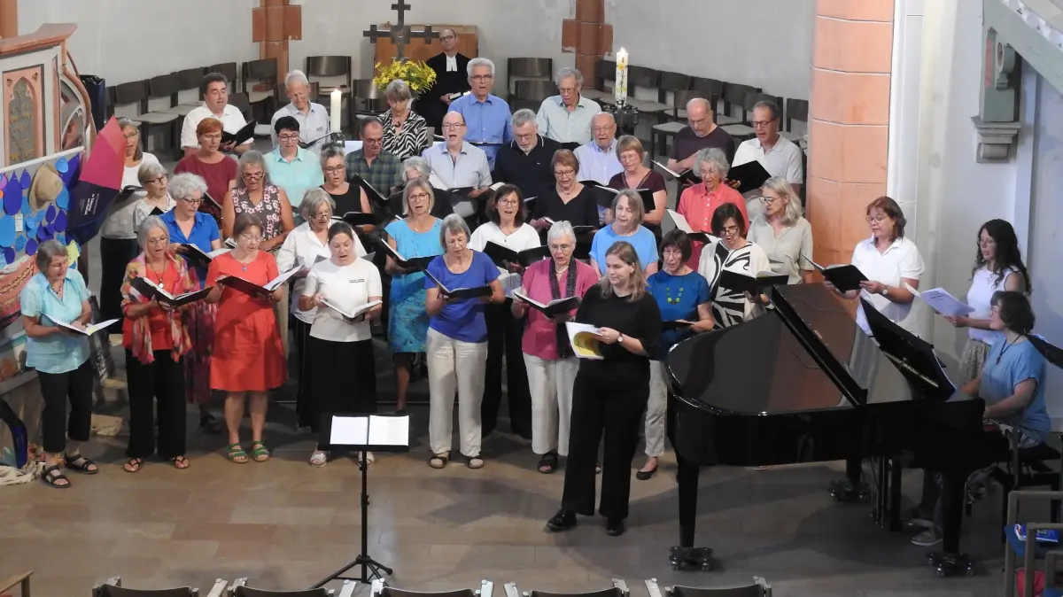 Der Chor der Nagolder Kantorei konzertiert in der Marktkirche Bad Bergzabern.
