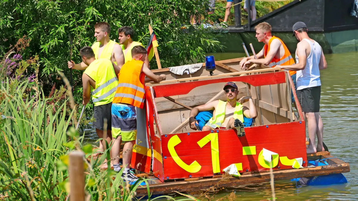 Die Blaudicht Paddler sind nach der Regatta gestrandet.