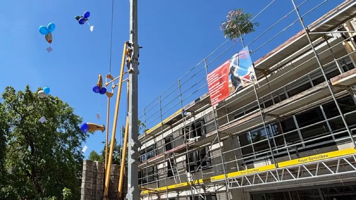 Beim Erweiterungsbau der Auggener Grundschule wurde Richtfest gefeiert.