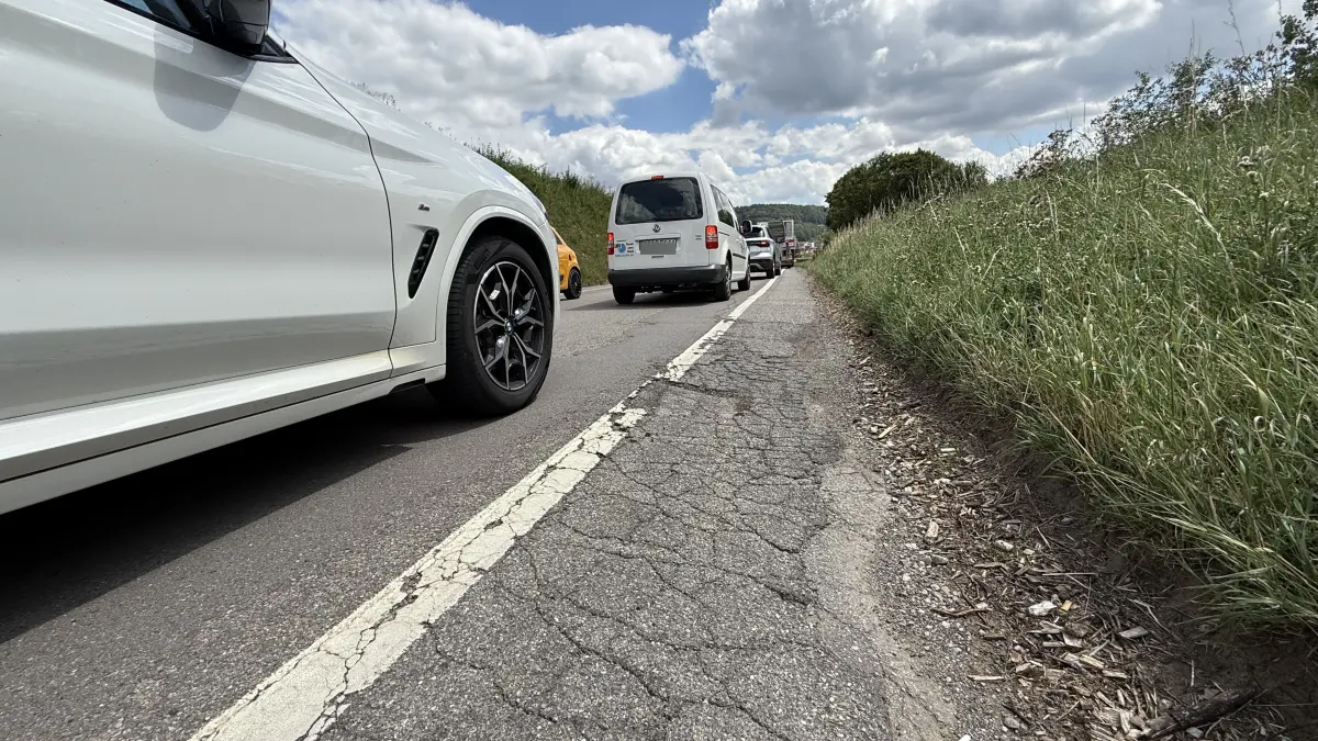 Die L 353 bei Haiterbach-Oberschwandorf