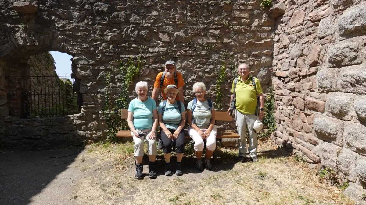 Gruppenfoto auf Ruine Schauenburg