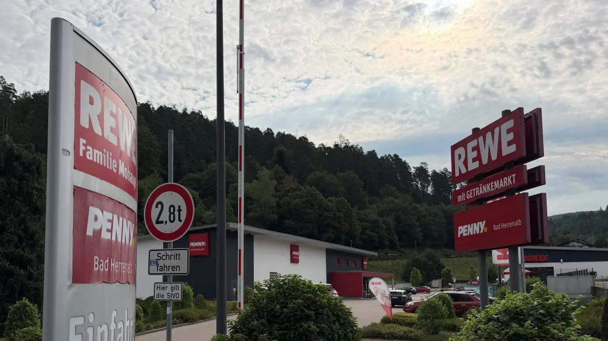 Die Lebensmittelmärkte im Dobeltal sollen erweitern können, wenn sie wollen. Dafür wurde der Bebauungsplan geändert.