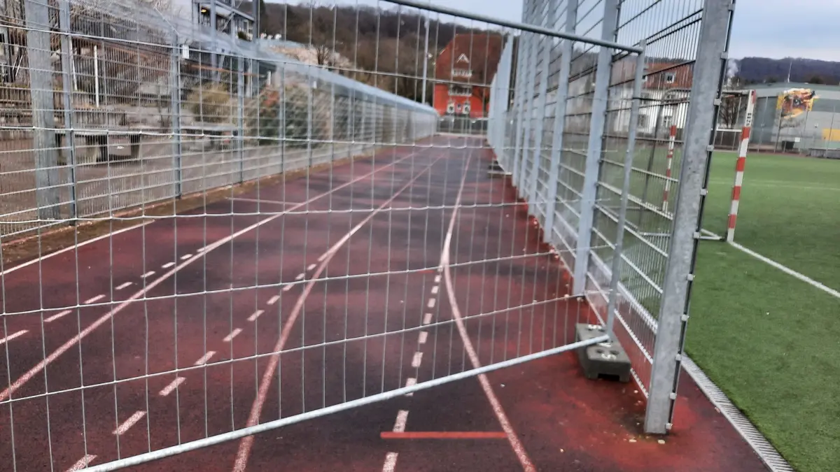Hier ist sicherer Sport nicht möglich: die Sportanlagen des Campus Rosenfels.
