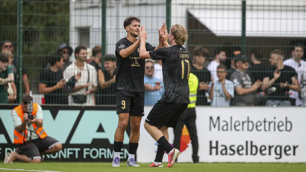 Die Neuzugänge Dominik Emminger und Louis Leberer (rechts) werden wohl in der Villinger Startelf stehen.