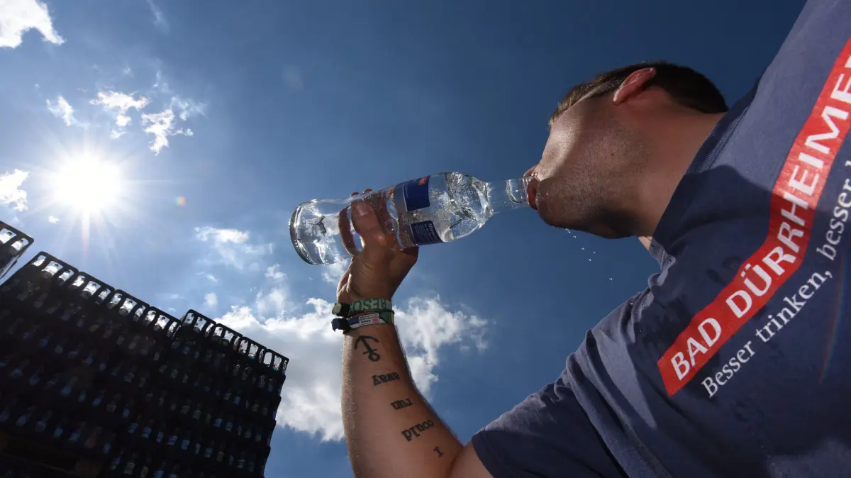Bad Dürrheim Mineralwasser ist derzeit gefragt, die Produktion wird erhöht und es wird nach wie vor darum gebeten, das Leergut abzugeben.