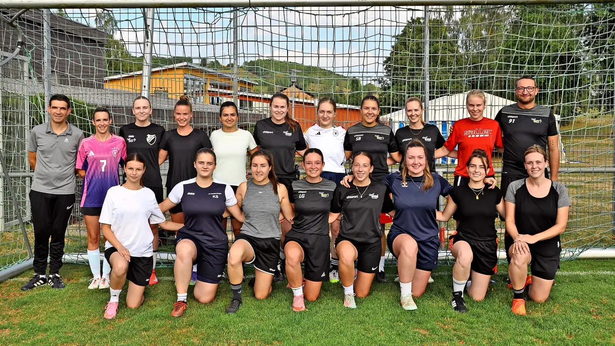 Beim Trainingsauftakt starten die Fußballerinnen der Damenmannschaft des VfL Riedböhringen mit viel Motivation in die neue Bezirksligasaison 2026/27. Als Aufsteiger belegten sie zuletzt einen tollen vierten Rang.