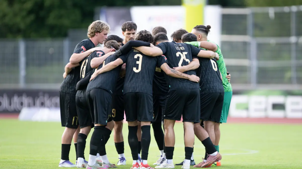 FC 08 Villingen Motivationskreis,
TSG Balingen vs. FC 08 Villingen, Fussball, Oberliga Baden Wuerttemberg, 1. Spieltag, Saison 2026/2027, 07.08.2026,
Eibner-Pressefoto/Andreas Ulmer