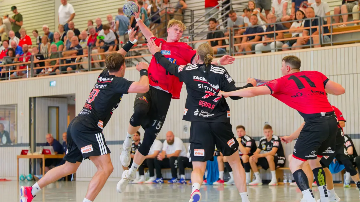 Tim Schweizer und der TSV Altensteig kämpften gegen den HC Erlangen wie die Löwen.