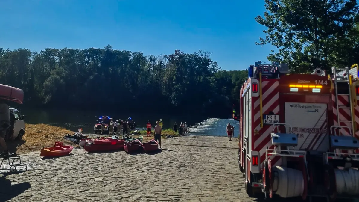 Neun Hilferufende wurden von DLRG, Feuerwehr und DRK auf dem Rhein gerettet.