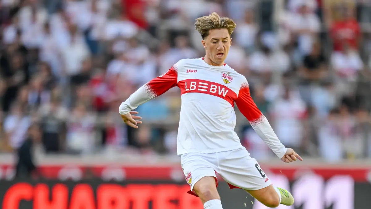 Angelo Stiller VfB Stuttgart controls the Ball during the during the pre-season friendly match between VfB Stuttgart and Everton at MHP Arena on August 8, 2026 in Stuttgart, Germany. Photo by Harry Langer/DeFodi Images - *** Angelo Stiller of VfB Stuttgart controls the ball during the preseason friendly match between VfB Stuttgart and Everton at the MHP Arena on August 8, 2026, in Stuttgart, Germany. Photo by Harry Langer, DeFodi Images