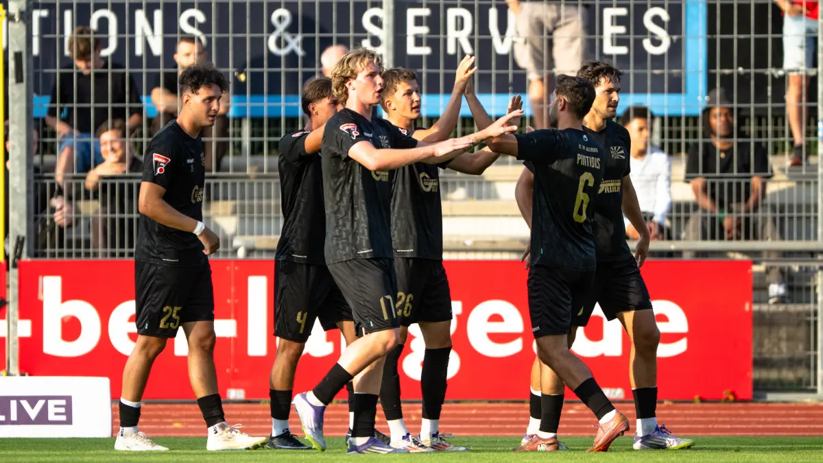 Dominik Emminger, (FC 08 Villingen, #09), , Mitte, erzielt das Tor zum 0:1 fuer Villingen, Freude beim Team,
TSG Balingen vs. FC 08 Villingen, Fussball, Oberliga Baden Wuerttemberg, 1. Spieltag, Saison 2026/2027, 07.08.2026,
Eibner-Pressefoto/Andreas Ulmer