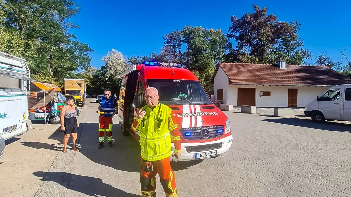 Neun Hilferufende wurden von DLRG, Feuerwehr und DRK auf dem Rhein gerettet.