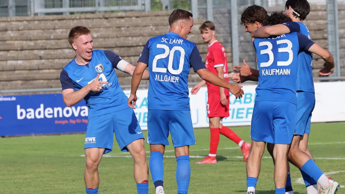 Der SC Lahr, hier beim Torjubel, startete erfolgreich in die Pokalsaison.