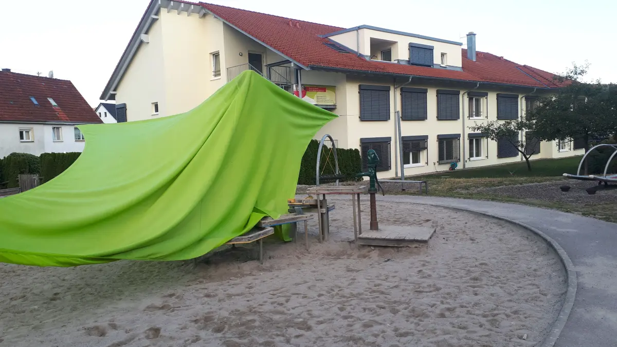 Spielplatz Burladingen Vandalismus Sonnensegel