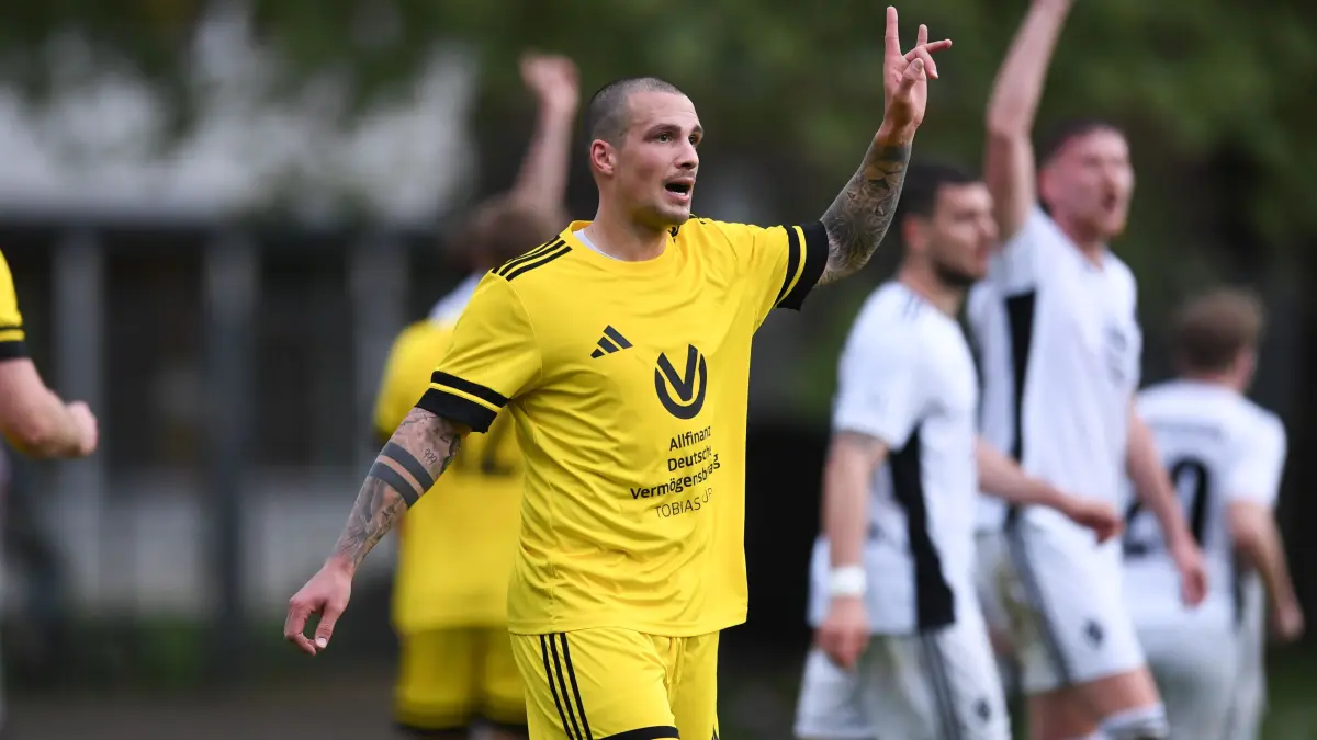 Spielertrainer Domenico Mosca (VfR Sulz) hatte in den vergangenen beiden Testspielen in der Innenverteidigung alle Hände voll zu tun.