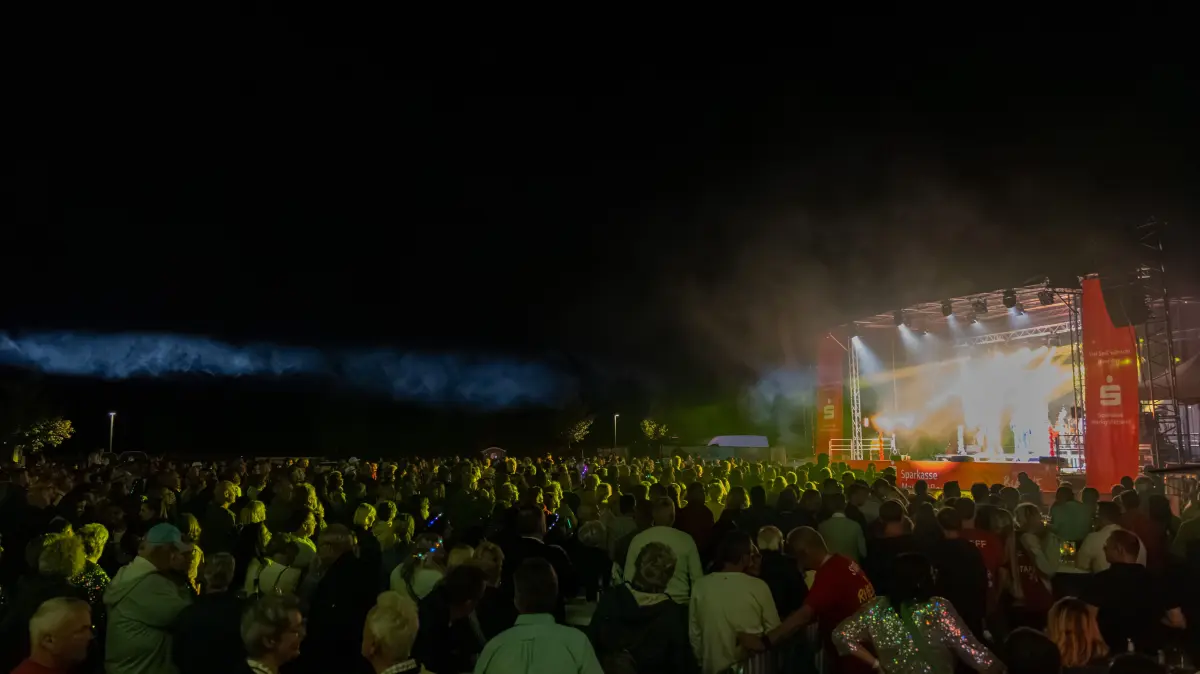 Das Rhein Feier Festival findet zum zweiten Mal statt. Unser Foto zeigt die Premiere 2025.