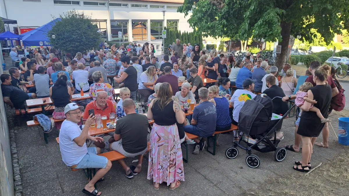 Besucher beim Sommerhock