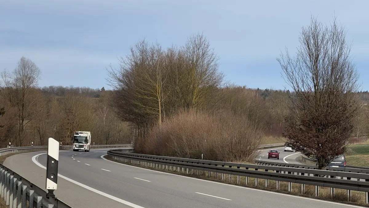 Zu einem Wild- und Auffahrunfall ist es in der Wessinger Senke bei Bisingen gekommen. (Das Foto zeigt die Wessinger Senke, aber nicht zum Zeitpunkt des Unfalls.)
