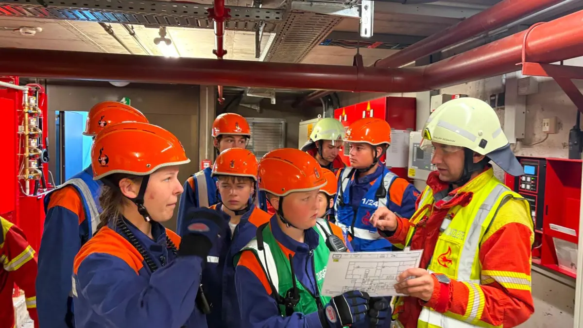 Jugendfeuerwehr hat 24 Stunden Dienst absolviert