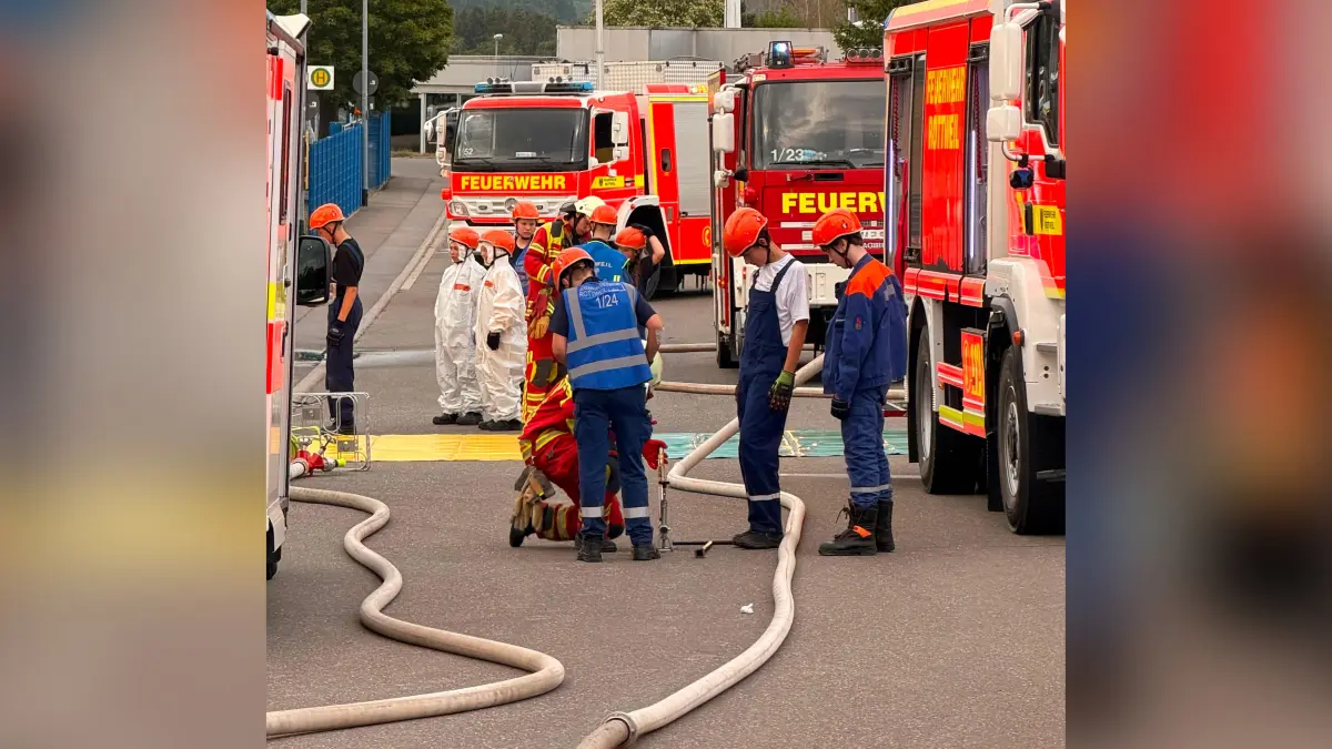 Jugendfeuerwehr hat 24 Stunden Dienst absolviert