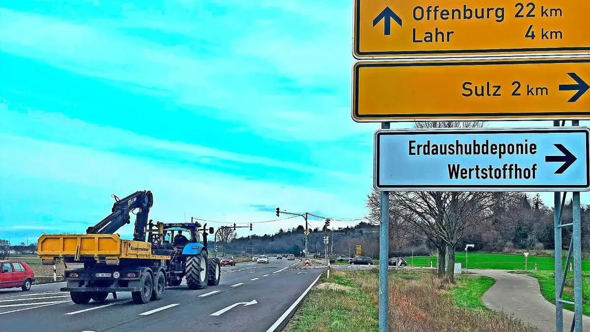 Hier am Sulzer Kreuz soll der erste Abschnitt der neue Kreisstraße einmal enden.
