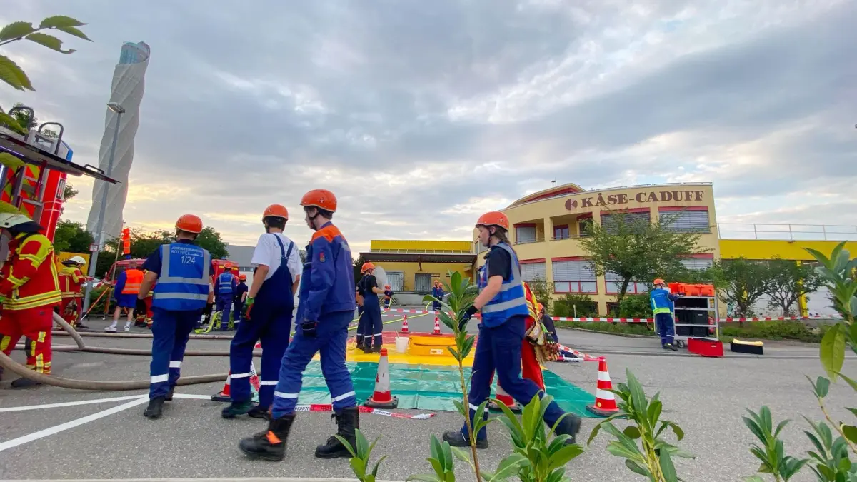 Jugendfeuerwehr hat 24 Stunden Dienst absolviert