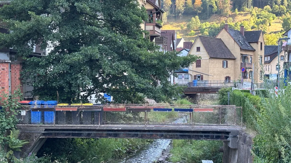 Diese Brücke über die Schiltach in Schramberg bleibt bestehen.