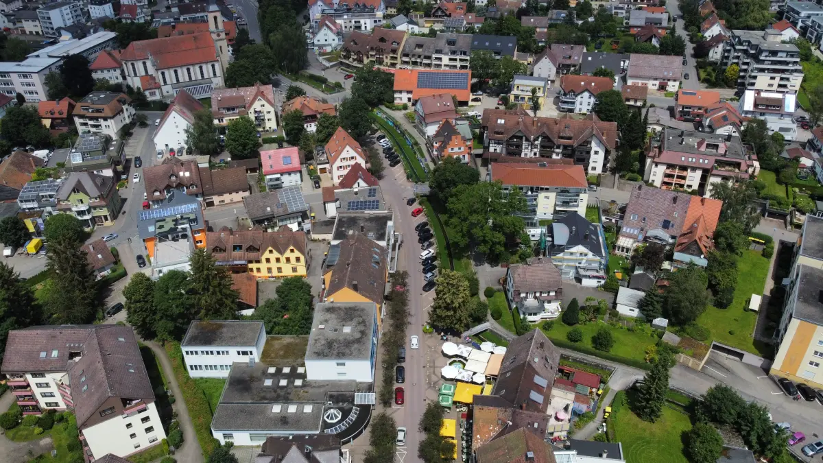 Die Kurstadt aus der Vogelperspektive. Aus der Stadt heraus werden internationale Verbindungen gepflegt - und jetzt gefeiert.