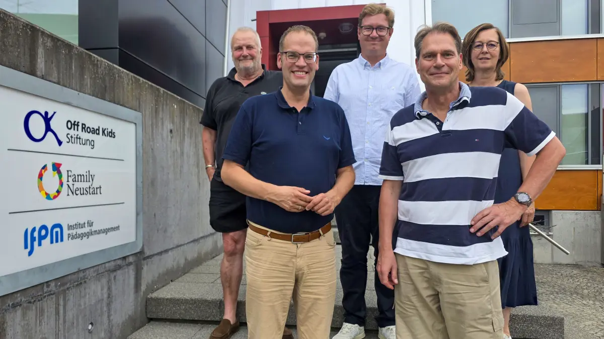 Im Austausch in Sachen Off Road Kids: Vorstand Andreas Schwara (von links), Andreas Braun, Tomi Czech, Markus Seidel und Susanne Nann. Hier wurde deutlich, warum diese Hilfe nicht nur gesellschaftlich, sondern auch wirtschaftlich nützt.
