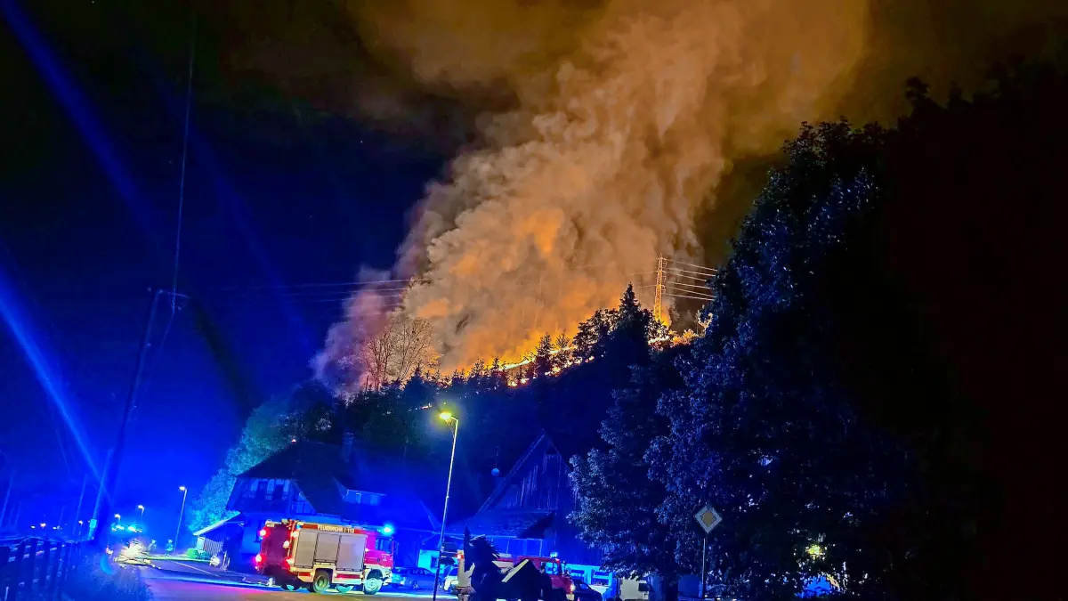 Nach den Bränden in Steinach, Zell und Nordrach am Dienstag wurde kurz nach Mitternacht ein weiterer Brand im Gengenbacher Teilort Schwaibach gemeldet. Zwei Häuser mussten vorübergehend evakuiert werden.
