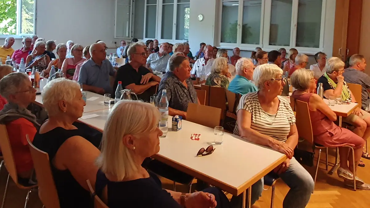 Die Präventionsveranstaltung zu Trickbetrügern war im Senioren-Sommerferienprogramm sehr gut besucht.